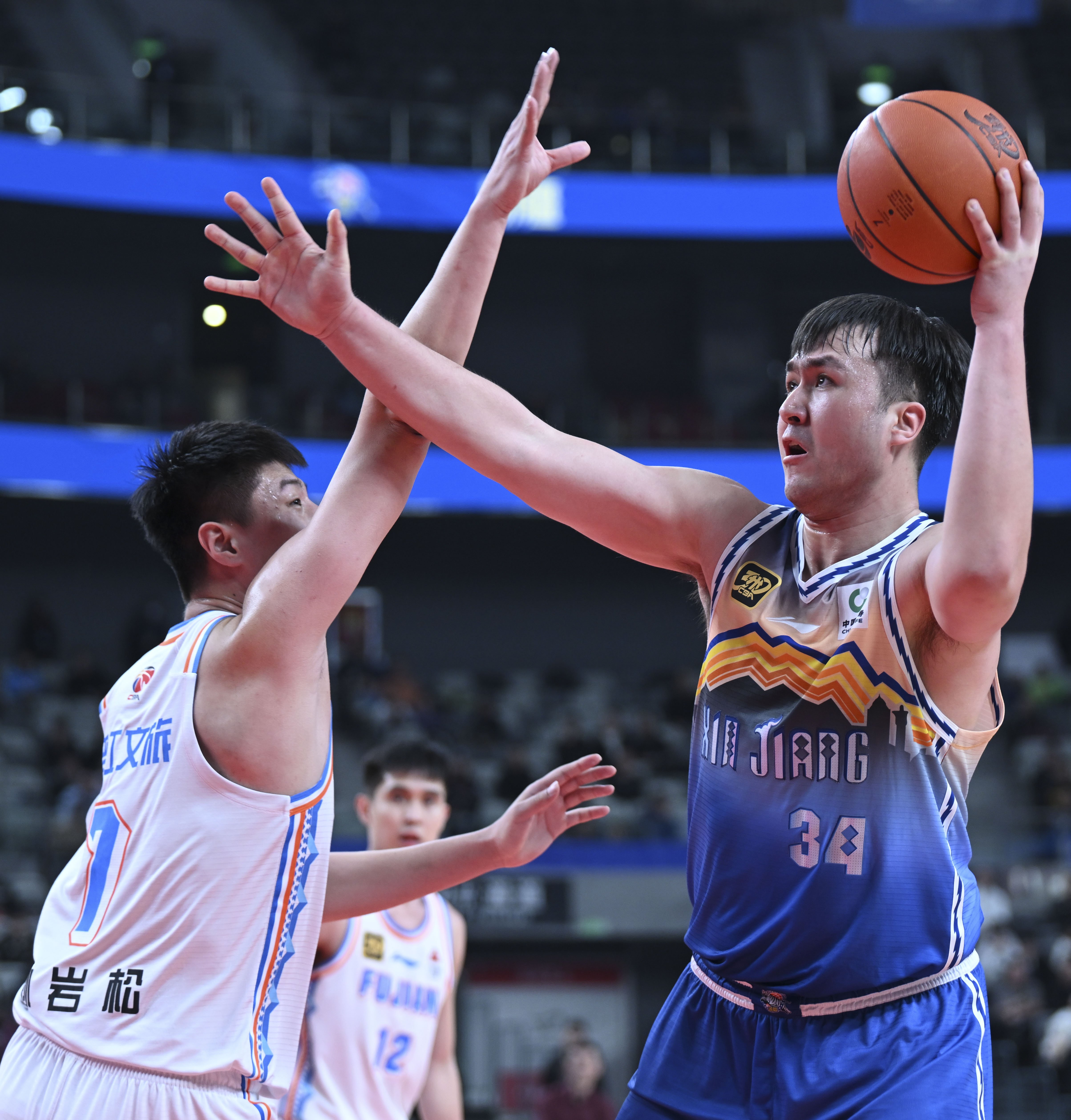 福建队在比赛中奋力突围，获得胜利的简单介绍