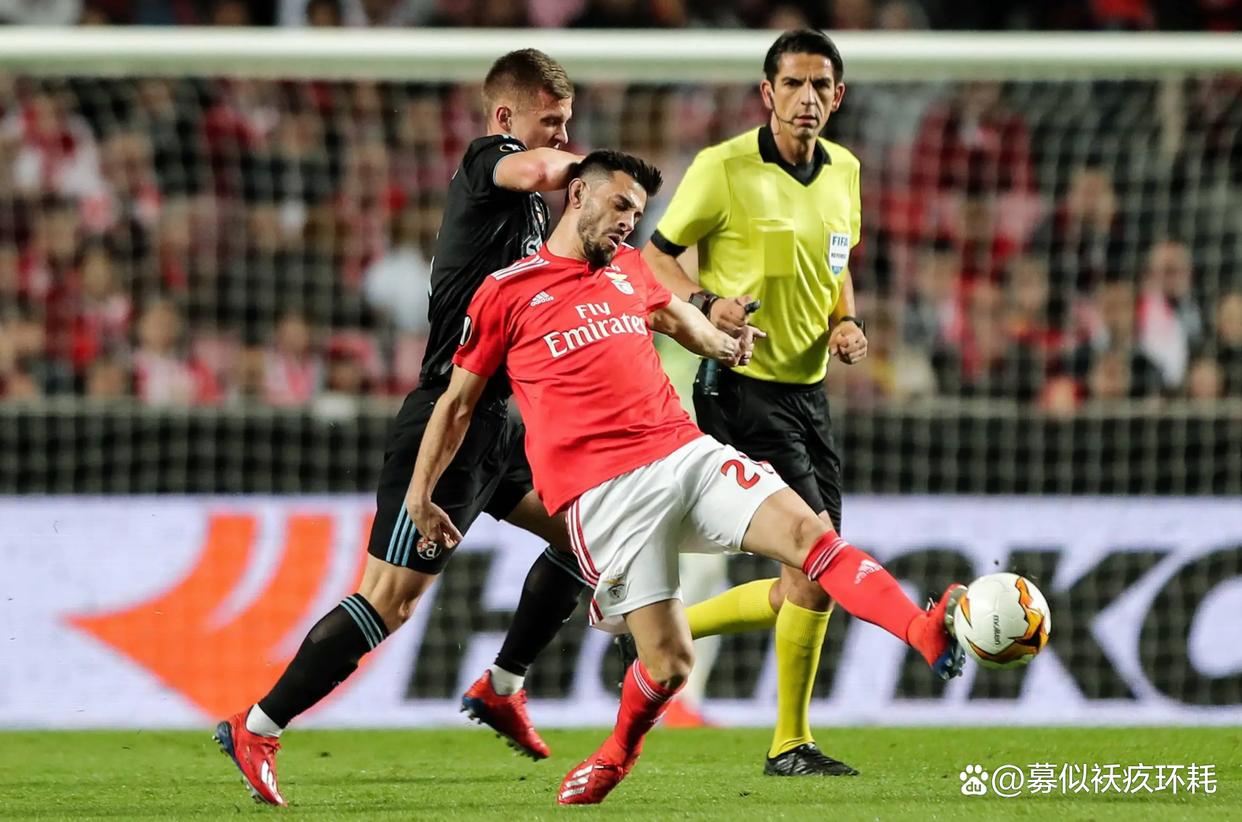 国际足球比赛上的关键战役，胜者挺进决赛